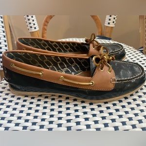 Women's Navy Sperry Boat Shoes Size 8.5